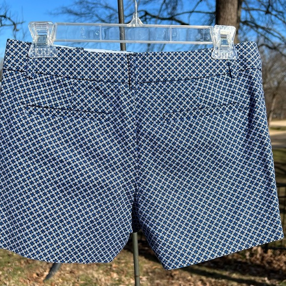 Cynthia Rowley Blue Print Patterned Shorts, Size0 - Picture 3 of 9